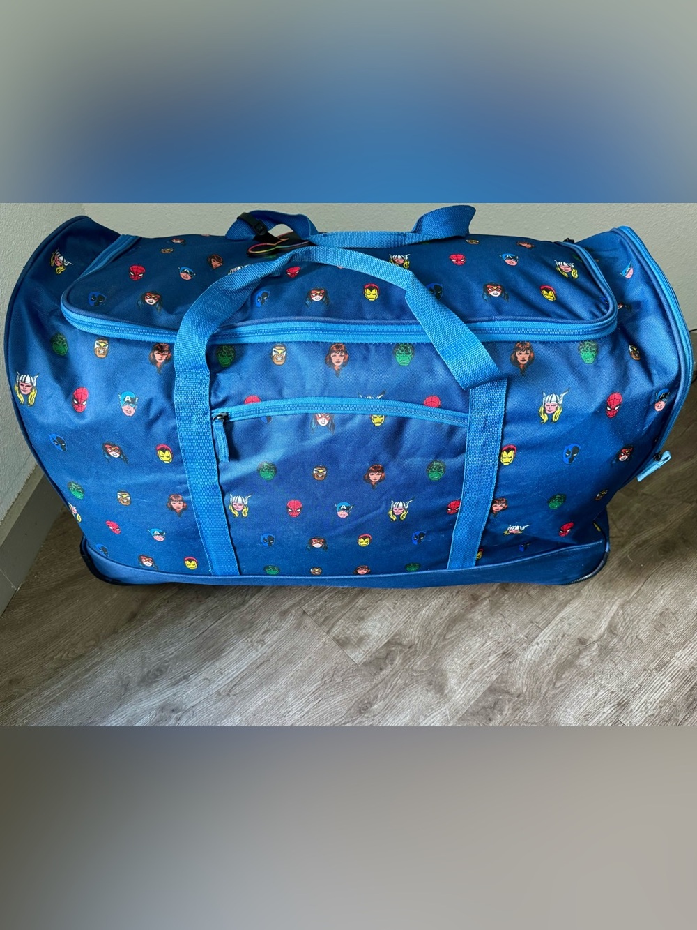 Marvel Bioworld Character Heads Rolling Oversized Duffle Bag:31”L x 13.5”W x14”H
